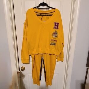 Harry Potter Hogwarts Sweatshirt and Pants Set